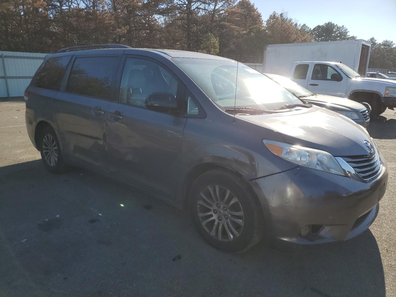 Photo 3 VIN: 5TDYK3DC5CS176837 - TOYOTA SIENNA 