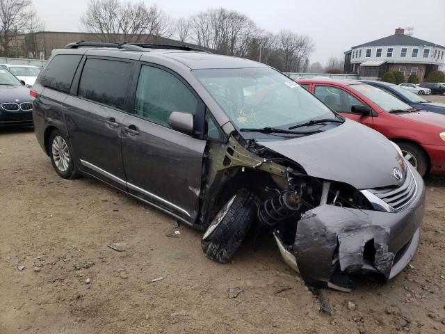 Photo 3 VIN: 5TDYK3DC5CS180872 - TOYOTA SIENNA XLE 