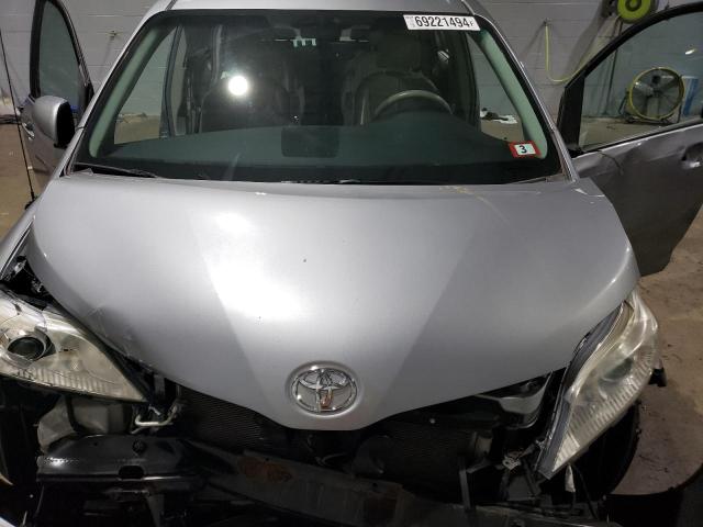 Photo 11 VIN: 5TDYK3DC5CS199941 - TOYOTA SIENNA XLE 