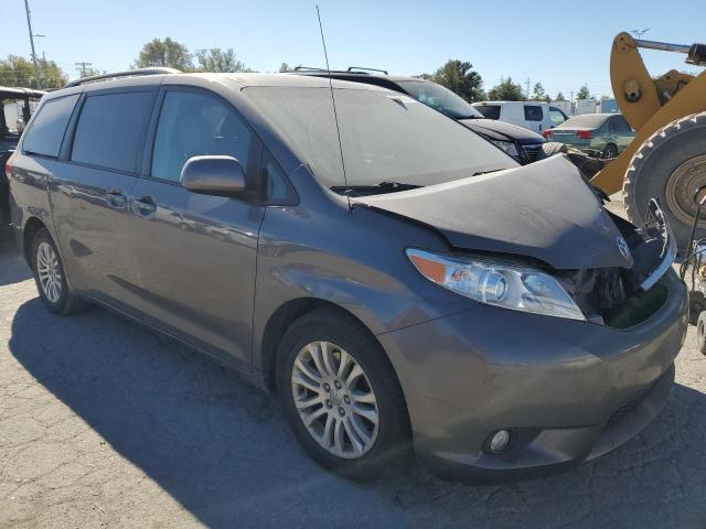 Photo 3 VIN: 5TDYK3DC5CS205821 - TOYOTA SIENNA XLE 