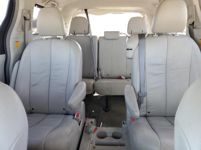 Photo 9 VIN: 5TDYK3DC5CS205821 - TOYOTA SIENNA XLE 