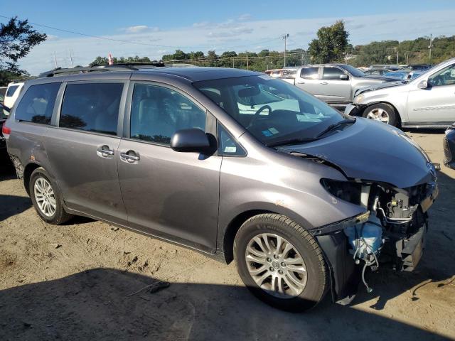 Photo 3 VIN: 5TDYK3DC5CS225437 - TOYOTA SIENNA XLE 