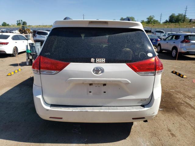 Photo 5 VIN: 5TDYK3DC5CS228001 - TOYOTA SIENNA XLE 