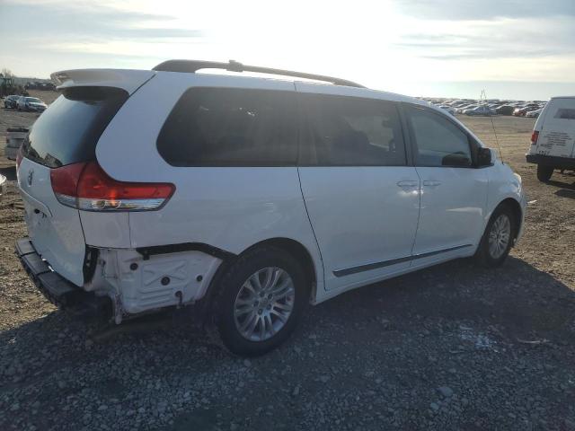 Photo 2 VIN: 5TDYK3DC5CS237068 - TOYOTA SIENNA XLE 