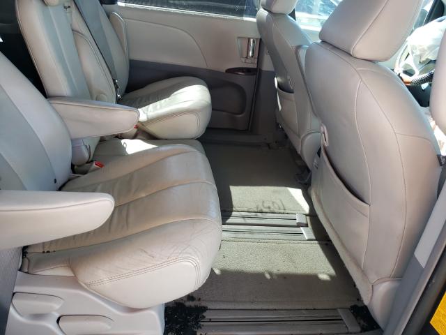 Photo 5 VIN: 5TDYK3DC5CS243369 - TOYOTA SIENNA XLE 