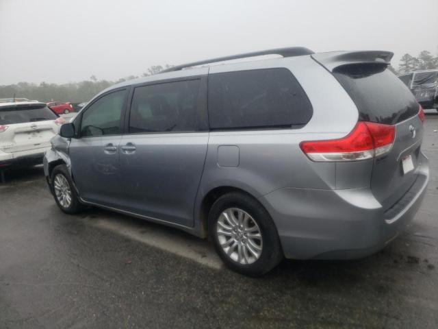 Photo 1 VIN: 5TDYK3DC5CS243887 - TOYOTA SIENNA XLE 