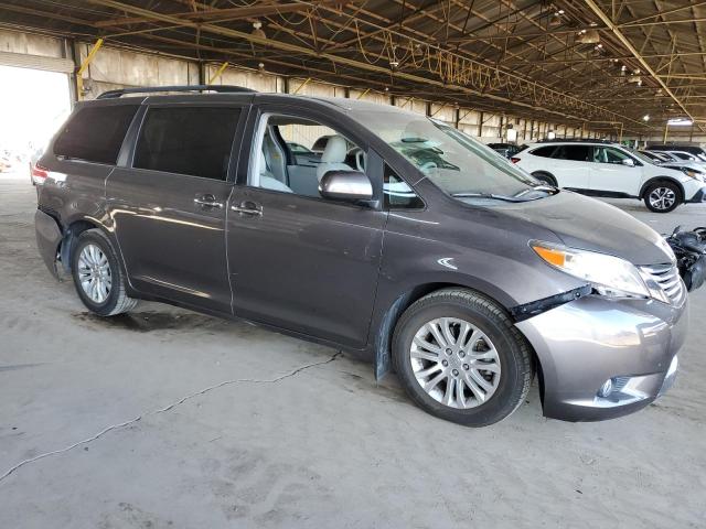 Photo 3 VIN: 5TDYK3DC5CS244165 - TOYOTA SIENNA XLE 