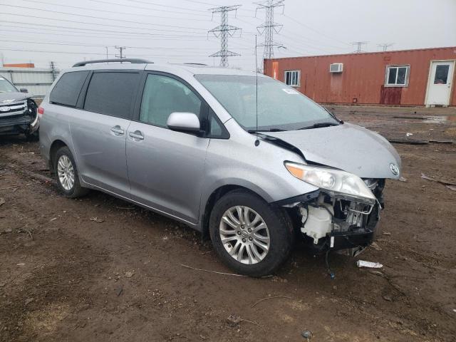 Photo 3 VIN: 5TDYK3DC5CS247695 - TOYOTA SIENNA XLE 