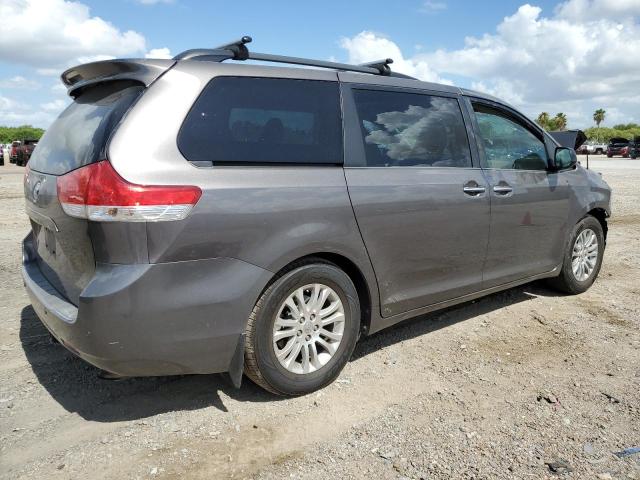 Photo 2 VIN: 5TDYK3DC5CS250211 - TOYOTA SIENNA XLE 