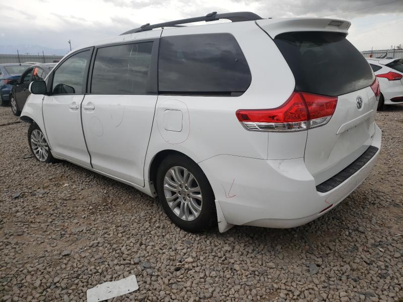 Photo 2 VIN: 5TDYK3DC5CS255361 - TOYOTA SIENNA XLE 