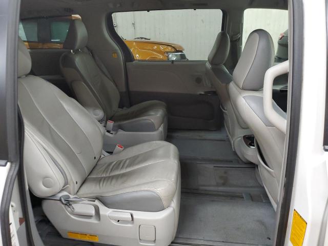 Photo 10 VIN: 5TDYK3DC5CS267557 - TOYOTA SIENNA XLE 