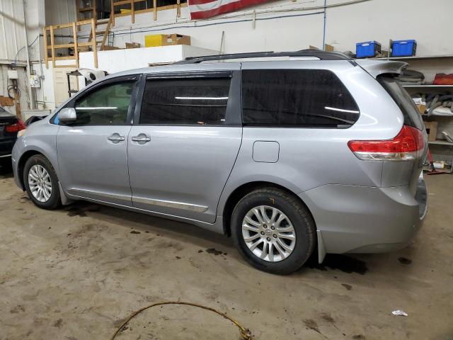 Photo 1 VIN: 5TDYK3DC5CS269759 - TOYOTA SIENNA XLE 