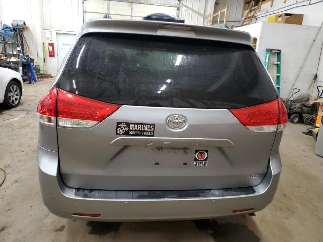 Photo 5 VIN: 5TDYK3DC5CS269759 - TOYOTA SIENNA XLE 