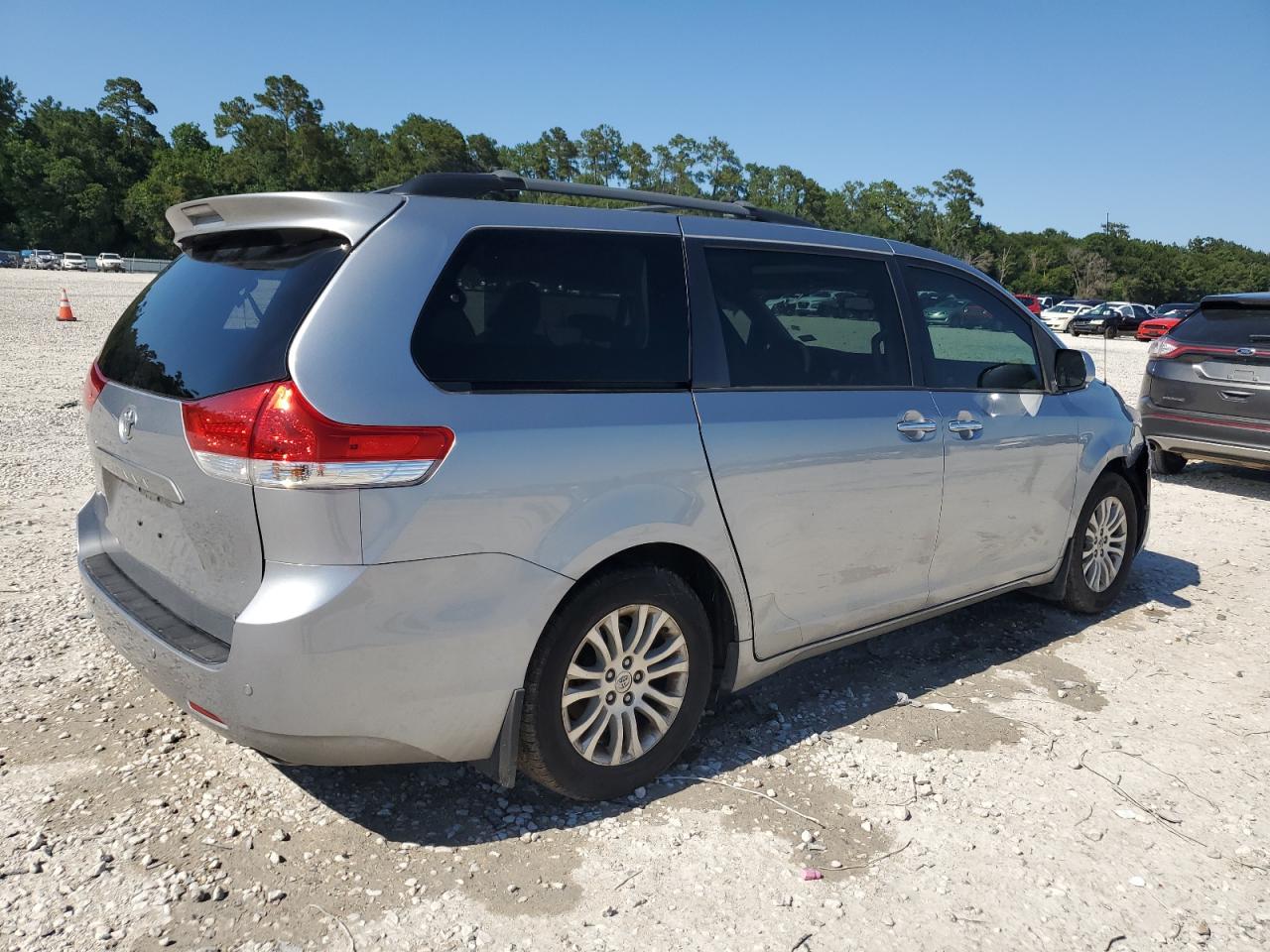 Photo 2 VIN: 5TDYK3DC5CS274167 - TOYOTA SIENNA 