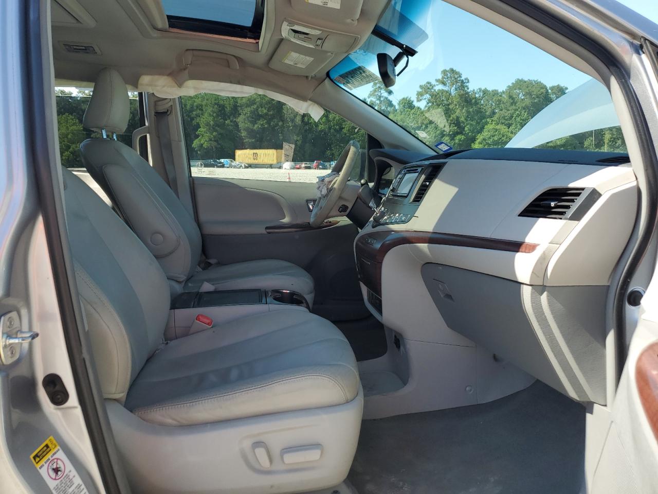 Photo 6 VIN: 5TDYK3DC5CS274167 - TOYOTA SIENNA 