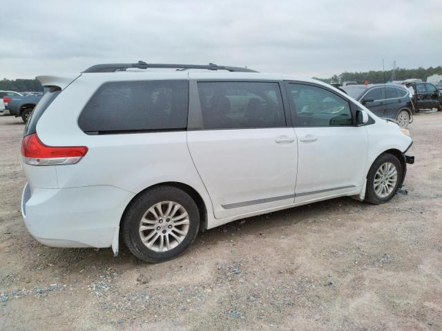 Photo 2 VIN: 5TDYK3DC5CS275156 - TOYOTA SIENNA XLE 