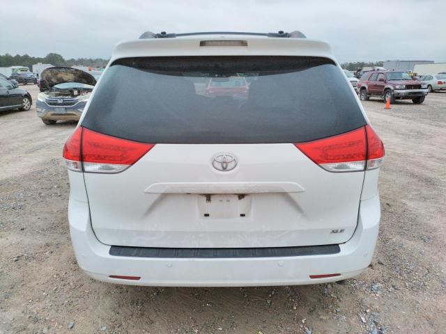 Photo 5 VIN: 5TDYK3DC5CS275156 - TOYOTA SIENNA XLE 