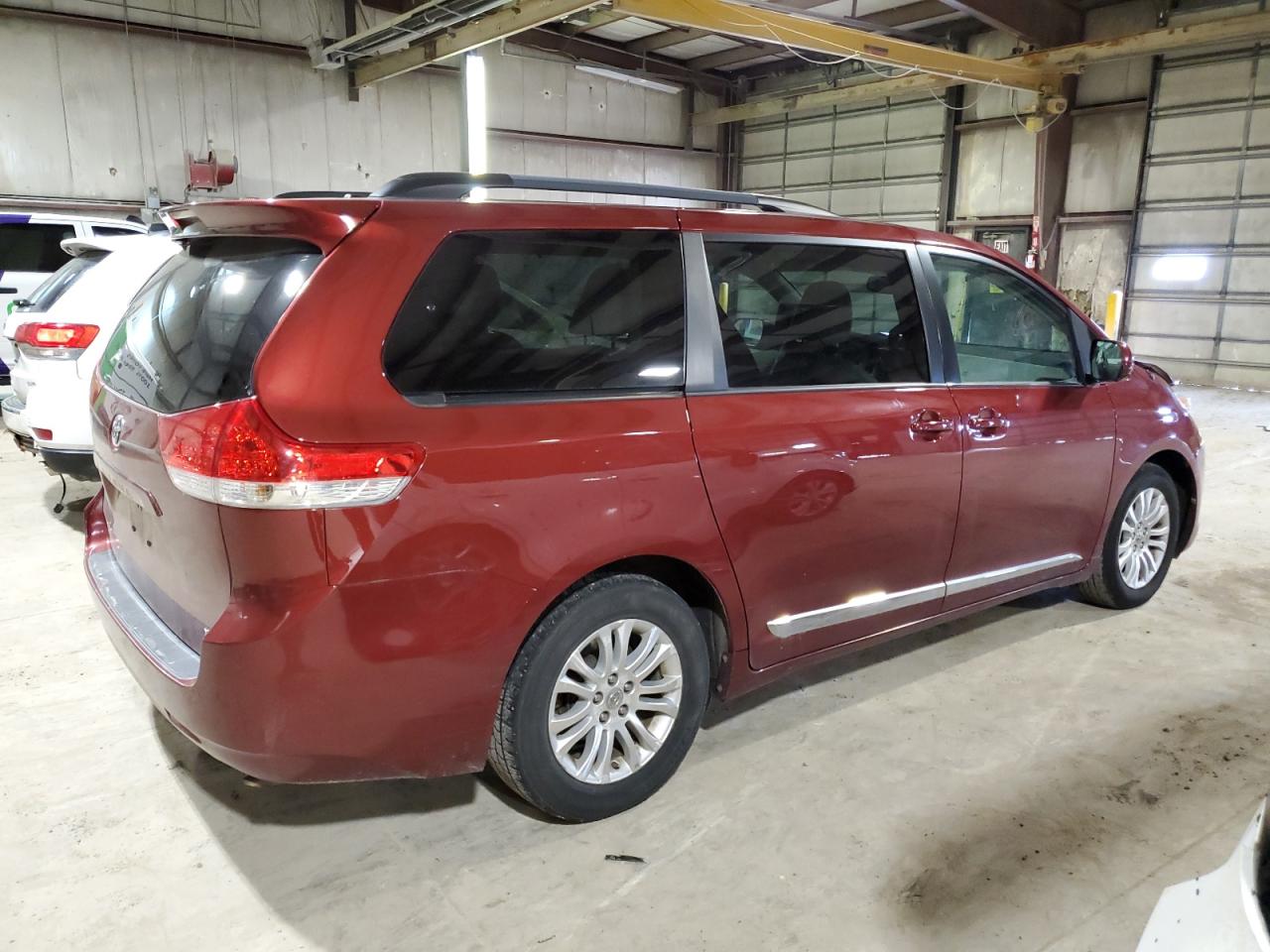 Photo 2 VIN: 5TDYK3DC5CS277179 - TOYOTA SIENNA 