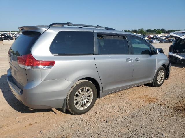 Photo 2 VIN: 5TDYK3DC5CS279398 - TOYOTA SIENNA XLE 