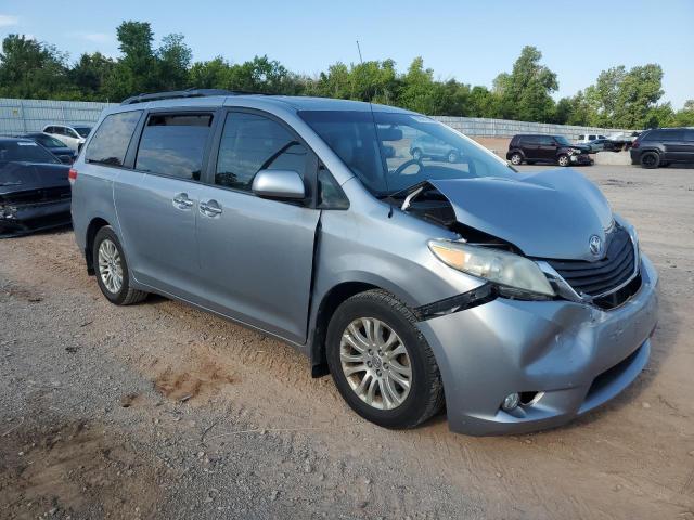 Photo 3 VIN: 5TDYK3DC5CS279398 - TOYOTA SIENNA XLE 