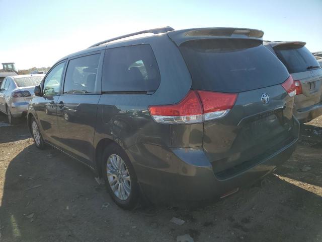 Photo 2 VIN: 5TDYK3DC5DS301613 - TOYOTA SIENNA XLE 