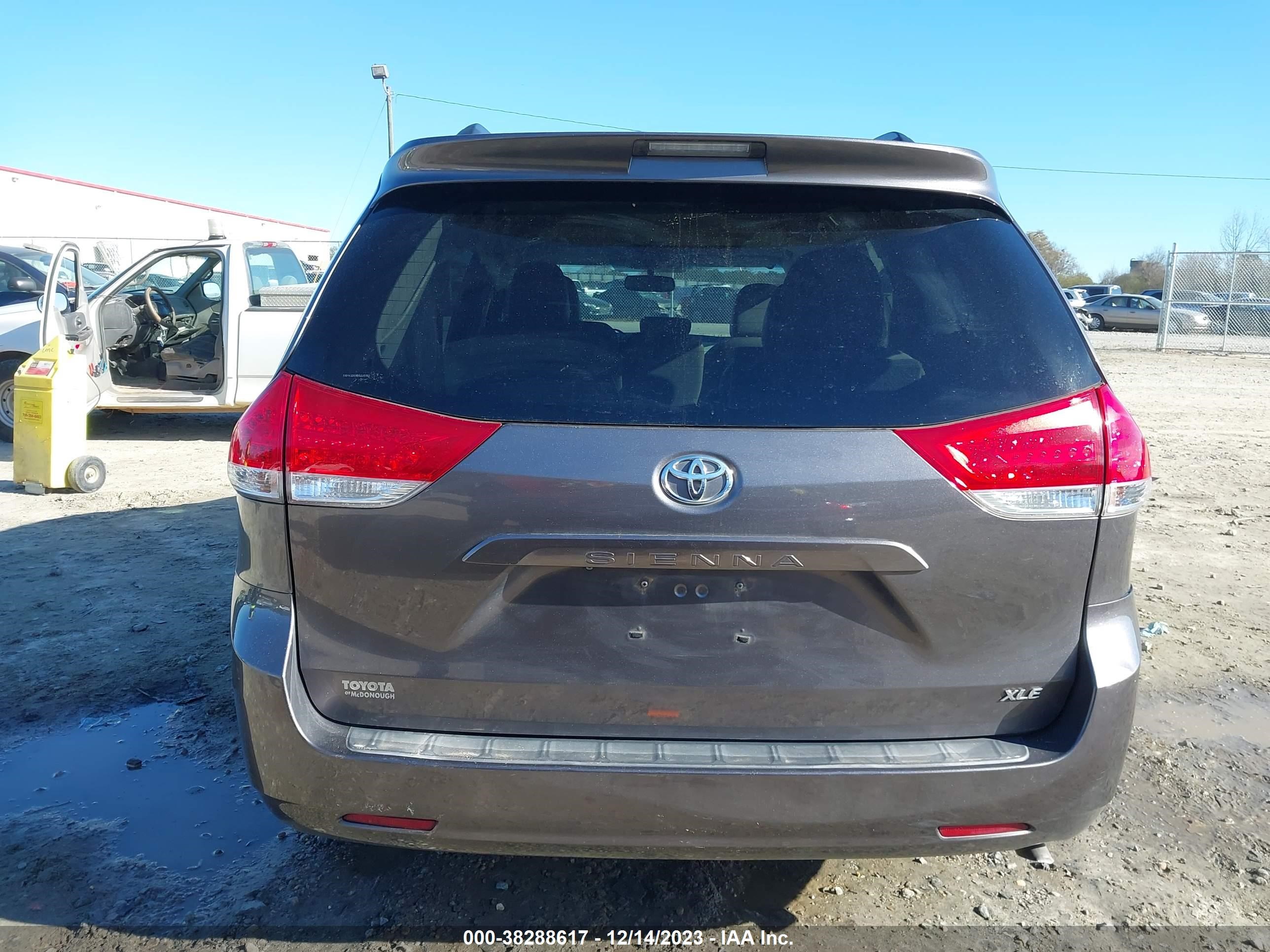 Photo 15 VIN: 5TDYK3DC5DS310702 - TOYOTA SIENNA 