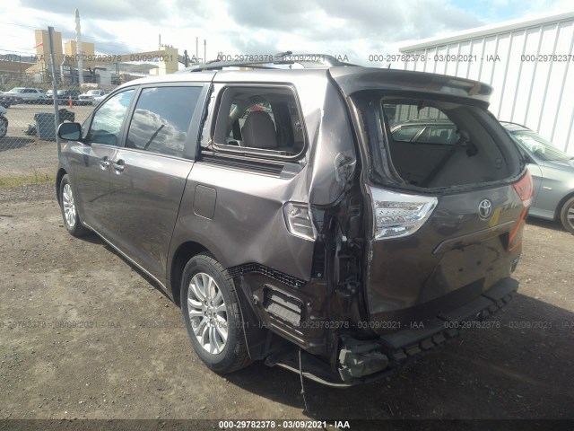 Photo 2 VIN: 5TDYK3DC5DS322199 - TOYOTA SIENNA 