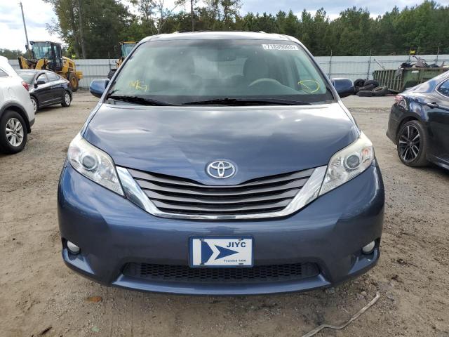 Photo 4 VIN: 5TDYK3DC5DS322543 - TOYOTA SIENNA XLE 