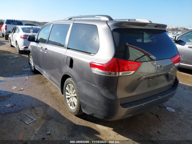 Photo 2 VIN: 5TDYK3DC5DS327984 - TOYOTA SIENNA 