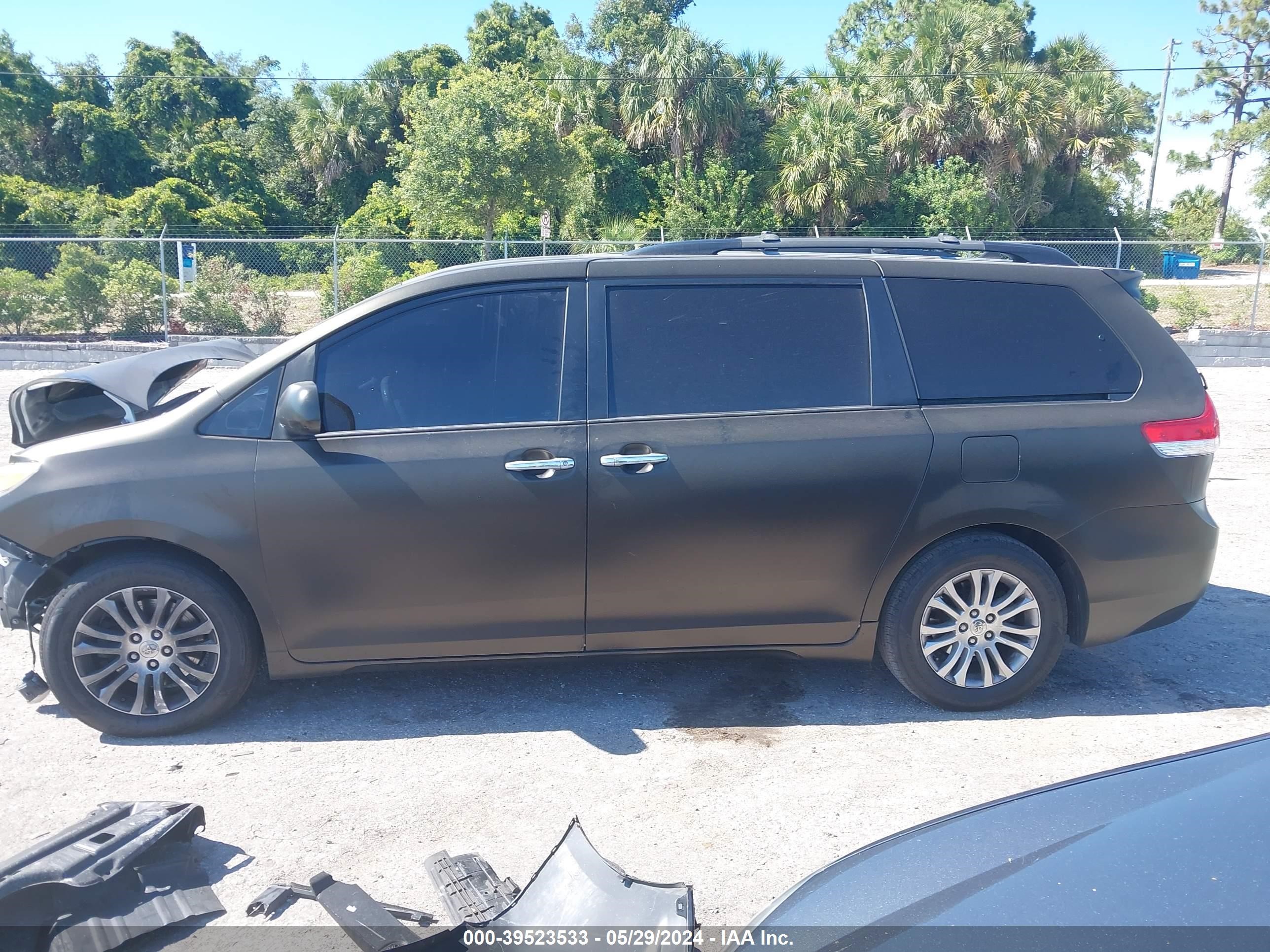 Photo 14 VIN: 5TDYK3DC5DS328150 - TOYOTA SIENNA 