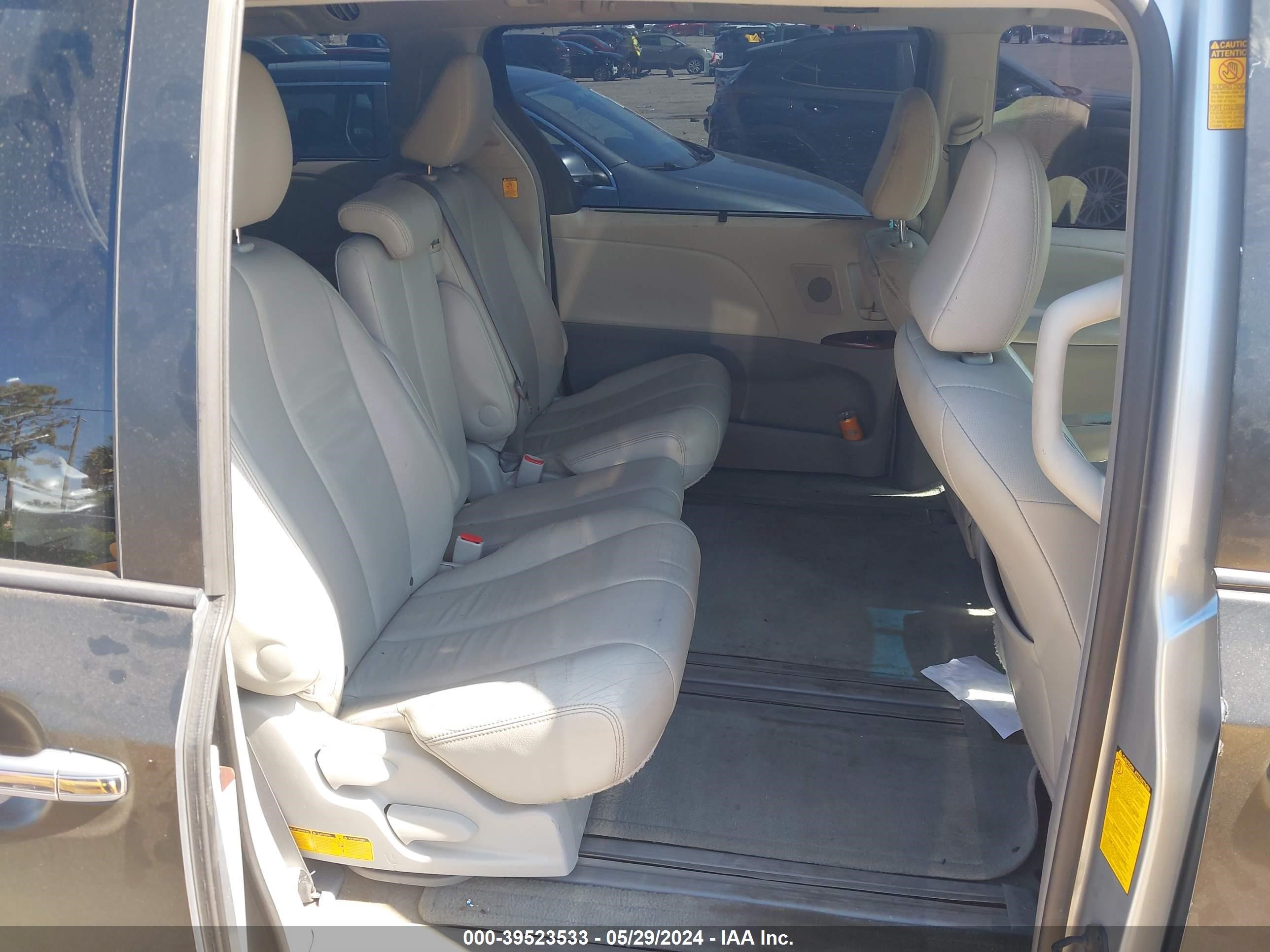 Photo 7 VIN: 5TDYK3DC5DS328150 - TOYOTA SIENNA 