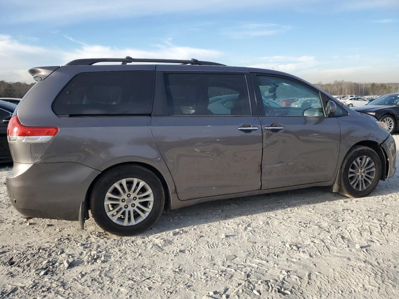 Photo 2 VIN: 5TDYK3DC5DS329914 - TOYOTA SIENNA 