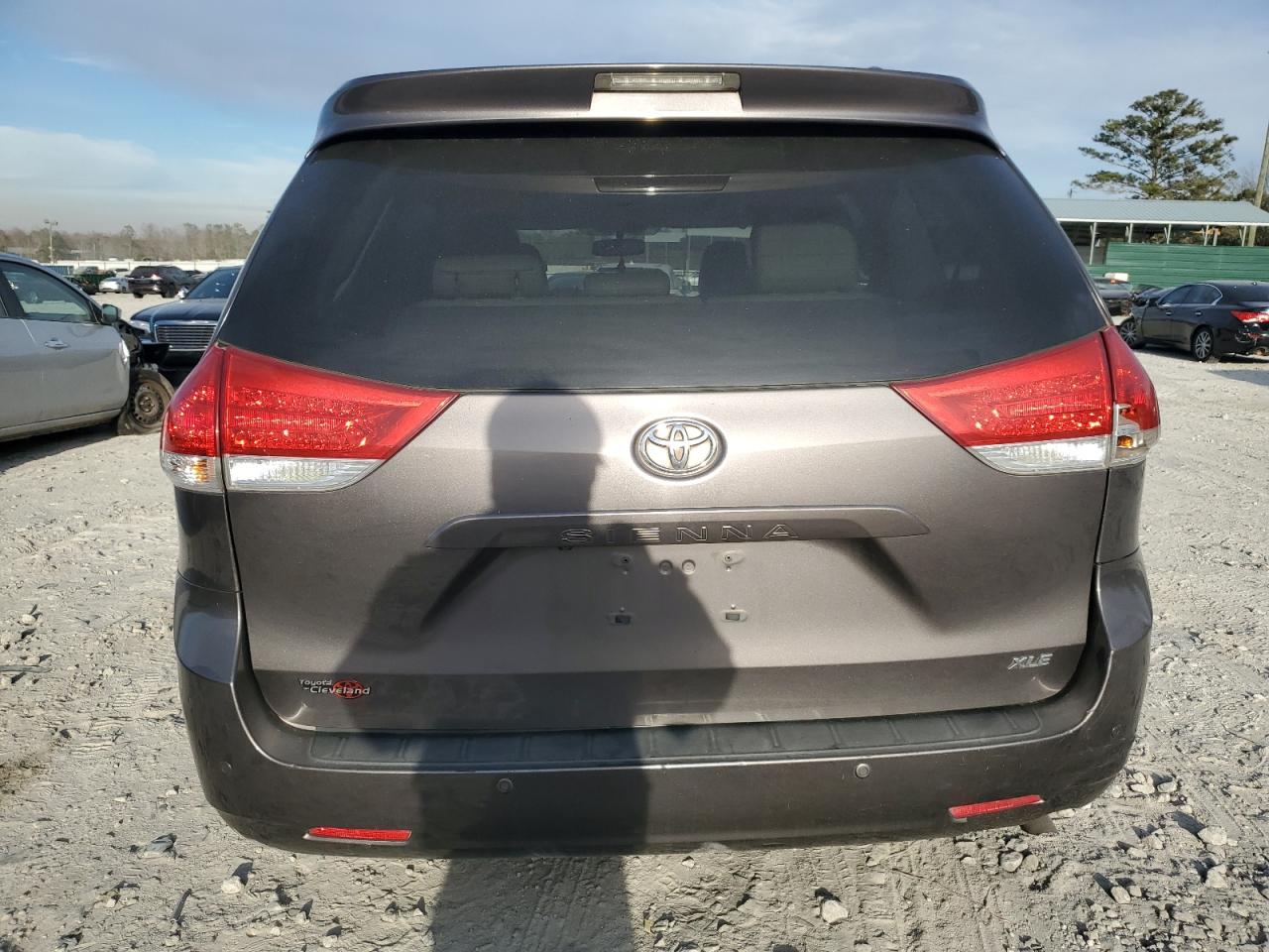 Photo 5 VIN: 5TDYK3DC5DS329914 - TOYOTA SIENNA 