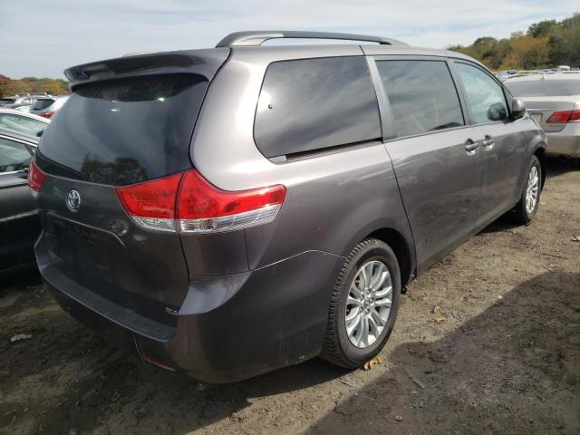 Photo 3 VIN: 5TDYK3DC5DS348690 - TOYOTA SIENNA XLE 