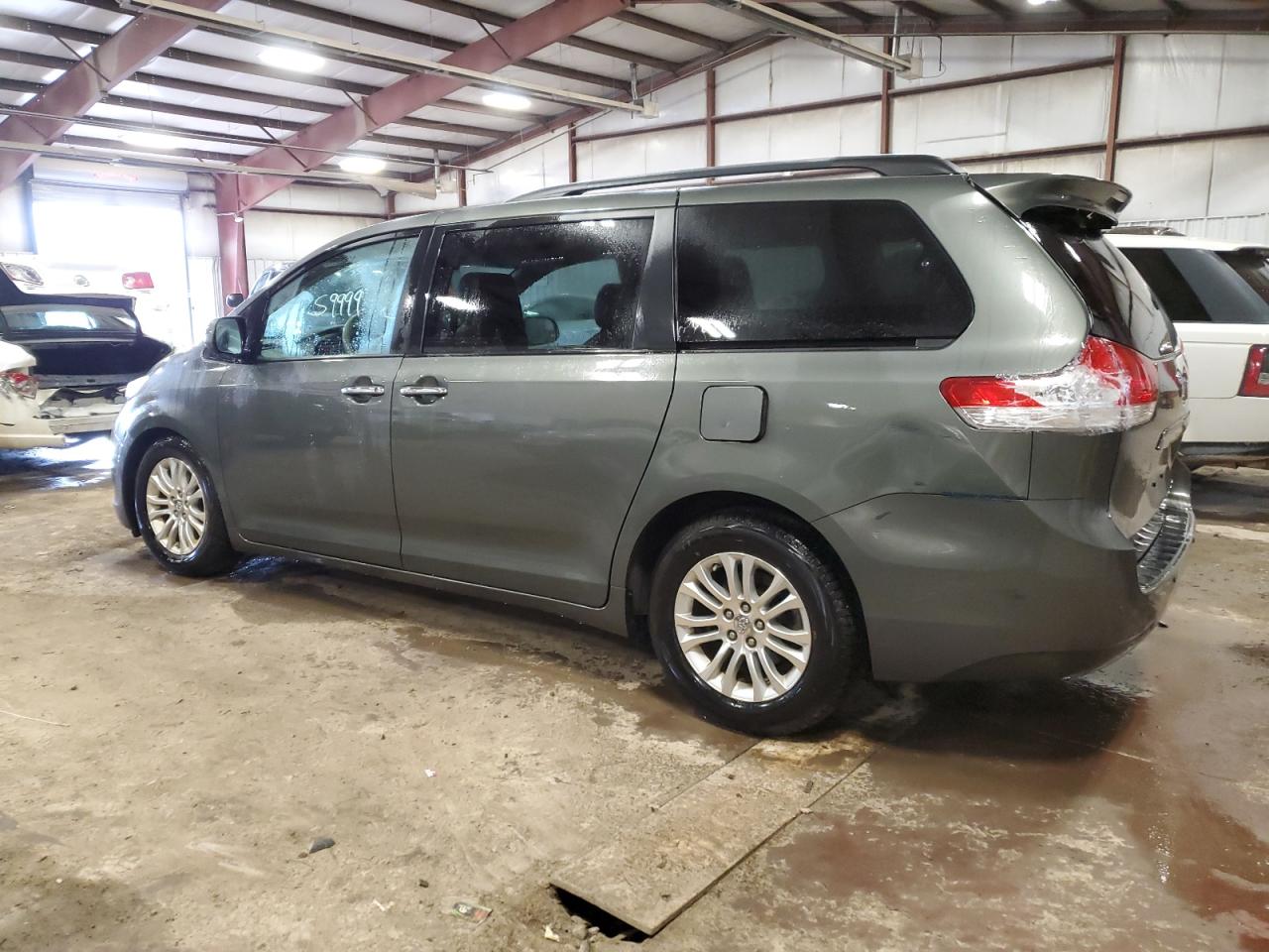 Photo 1 VIN: 5TDYK3DC5DS358054 - TOYOTA SIENNA 