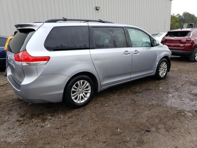 Photo 2 VIN: 5TDYK3DC5DS366882 - TOYOTA SIENNA XLE 