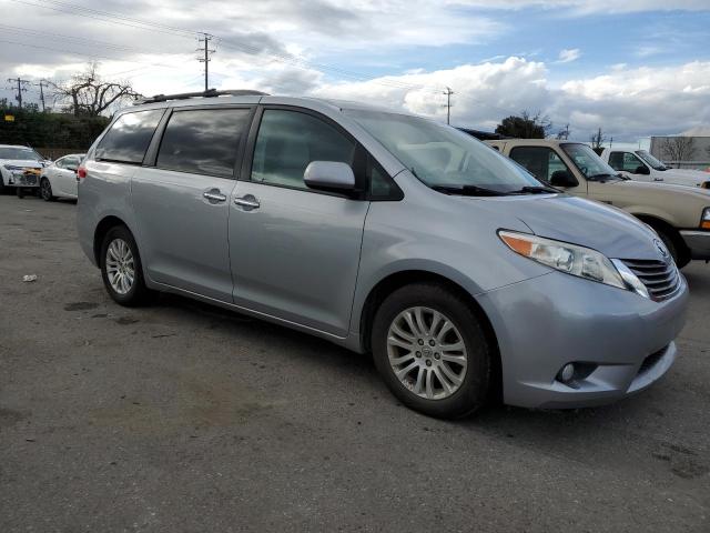 Photo 3 VIN: 5TDYK3DC5ES415127 - TOYOTA SIENNA XLE 