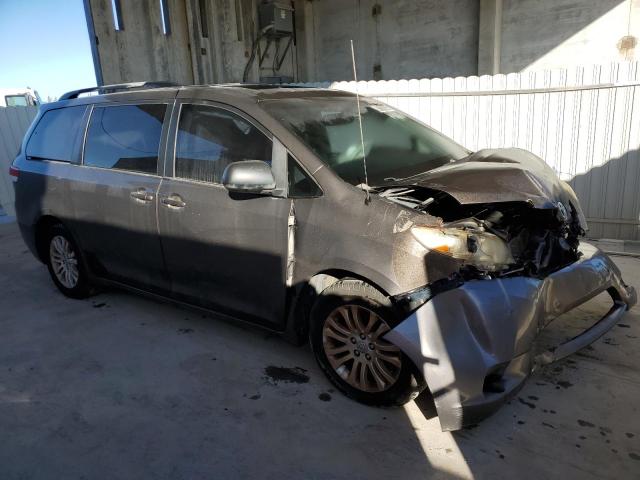 Photo 3 VIN: 5TDYK3DC5ES438617 - TOYOTA SIENNA XLE 