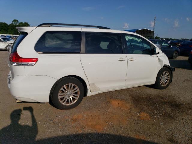 Photo 2 VIN: 5TDYK3DC5ES445079 - TOYOTA SIENNA XLE 