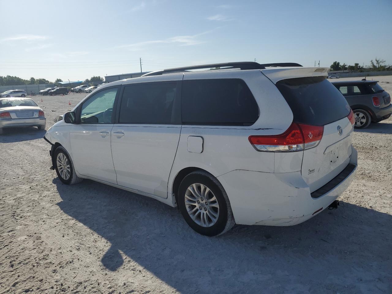 Photo 1 VIN: 5TDYK3DC5ES468149 - TOYOTA SIENNA 