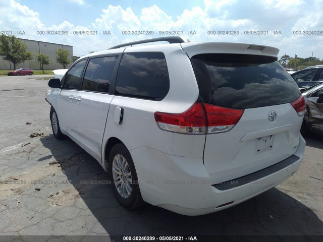 Photo 2 VIN: 5TDYK3DC5ES492015 - TOYOTA SIENNA 