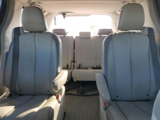 Photo 9 VIN: 5TDYK3DC5ES506060 - TOYOTA SIENNA XLE 