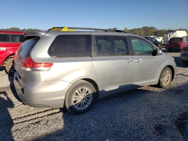 Photo 2 VIN: 5TDYK3DC5ES511050 - TOYOTA SIENNA XLE 