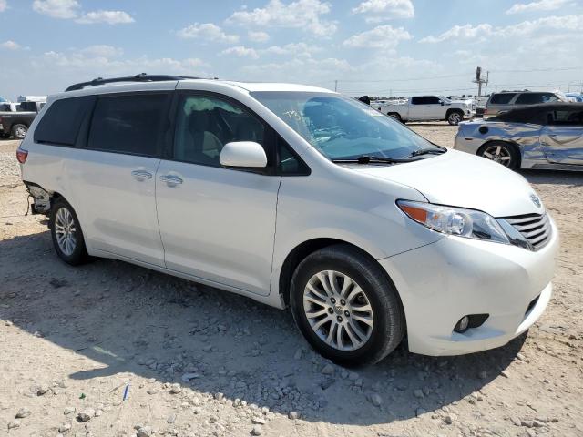 Photo 3 VIN: 5TDYK3DC5FS527413 - TOYOTA SIENNA XLE 