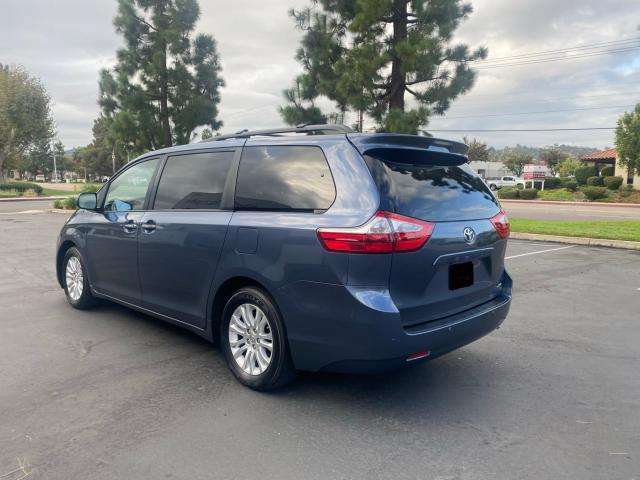 Photo 2 VIN: 5TDYK3DC5FS530893 - TOYOTA SIENNA XLE 