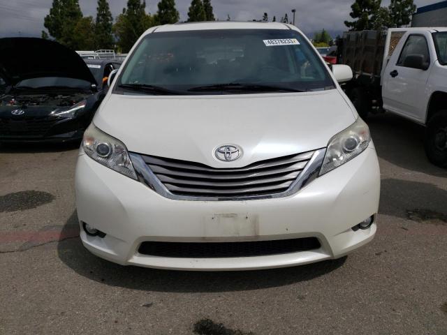 Photo 4 VIN: 5TDYK3DC5FS554983 - TOYOTA SIENNA XLE 