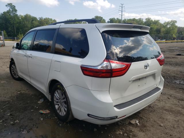 Photo 2 VIN: 5TDYK3DC5FS579589 - TOYOTA SIENNA XLE 