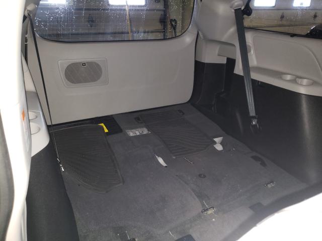 Photo 8 VIN: 5TDYK3DC5FS603695 - TOYOTA SIENNA XLE 