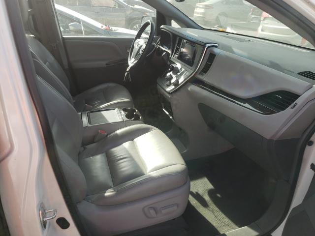 Photo 4 VIN: 5TDYK3DC5FS678039 - TOYOTA SIENNA XLE 