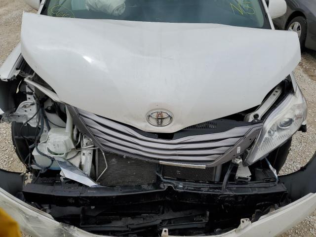 Photo 6 VIN: 5TDYK3DC5FS688523 - TOYOTA SIENNA XLE 